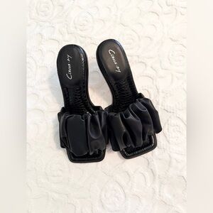 Circus by Sam Edelman Black Ruffled Heels